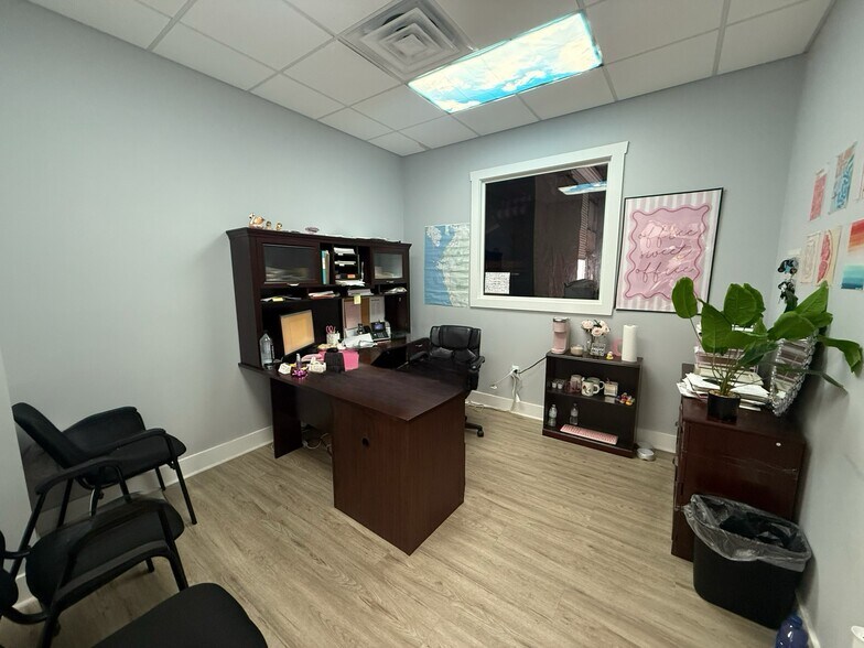 More Photos Of 6860 28th St Cir, Sarasota Warehouse For Sale