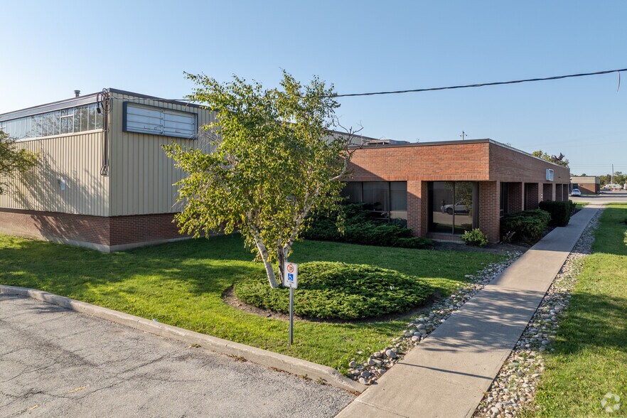 More Photos Of 1075 Clark Blvd, Brampton Warehouse For Lease