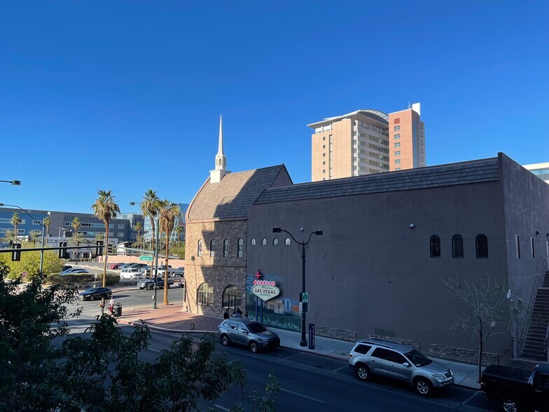 More Photos Of 353 E Bonneville Ave, Las Vegas Apartments For Lease