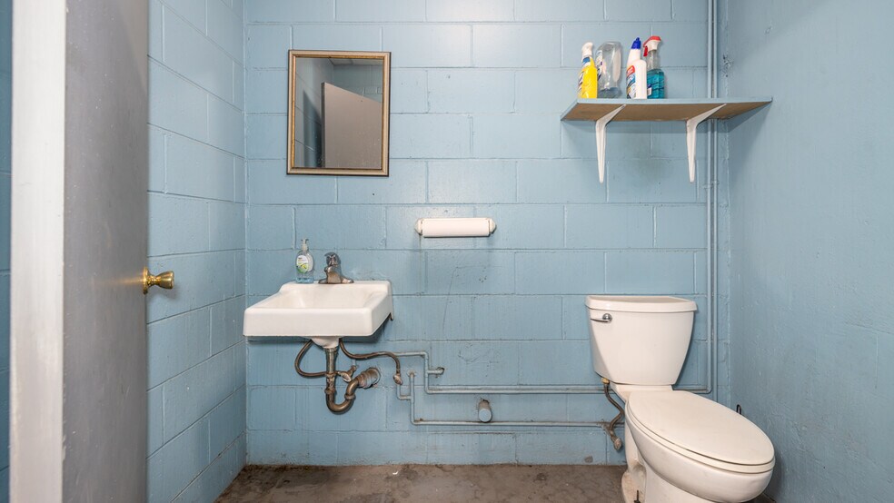 More Photos Of 101 W F St, Iron Mountain Specialty For Sale