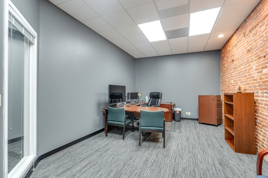 More Photos Of 121-127 E Main St, Ravenna Storefront Retail Office For Sale