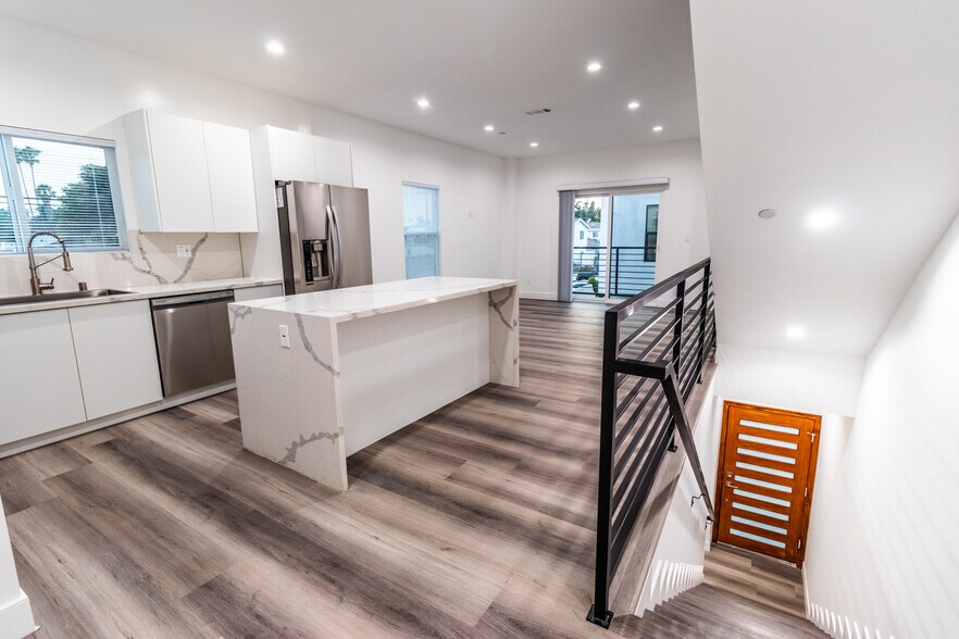 More Photos Of 2150-2154 S West View St, Los Angeles Apartments For Sale