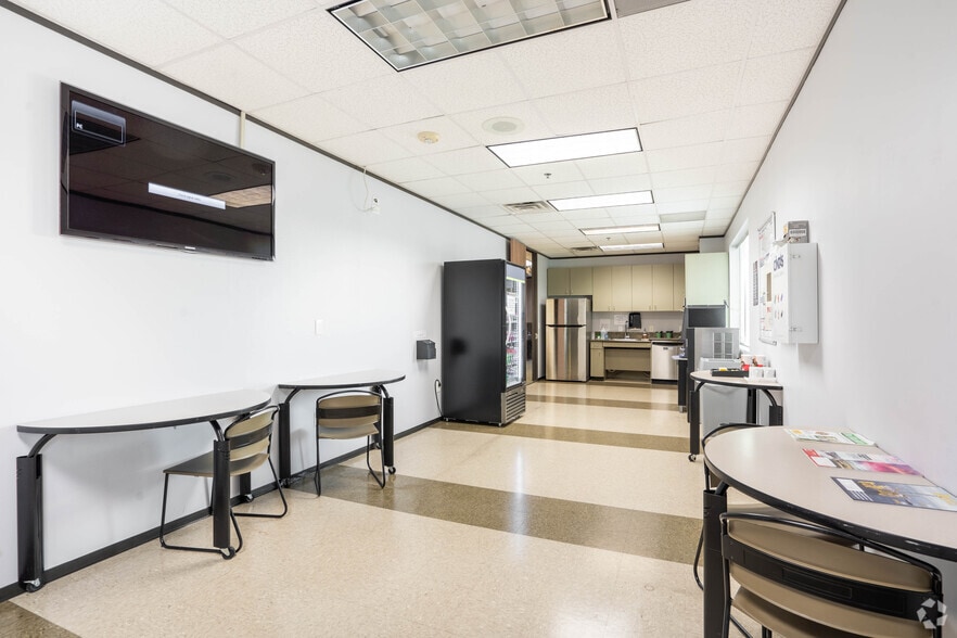 More Photos Of 4400 S Sam Houston Pky E, Houston Warehouse For Lease