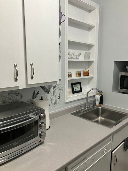 More Photos Of 417 E Diamond Ave, Gaithersburg Office Residential For Lease