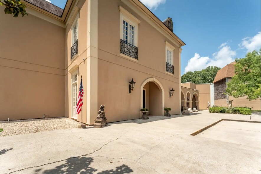 More Photos Of 5330 Bluebonnet Rd, Baton Rouge Showroom For Sale