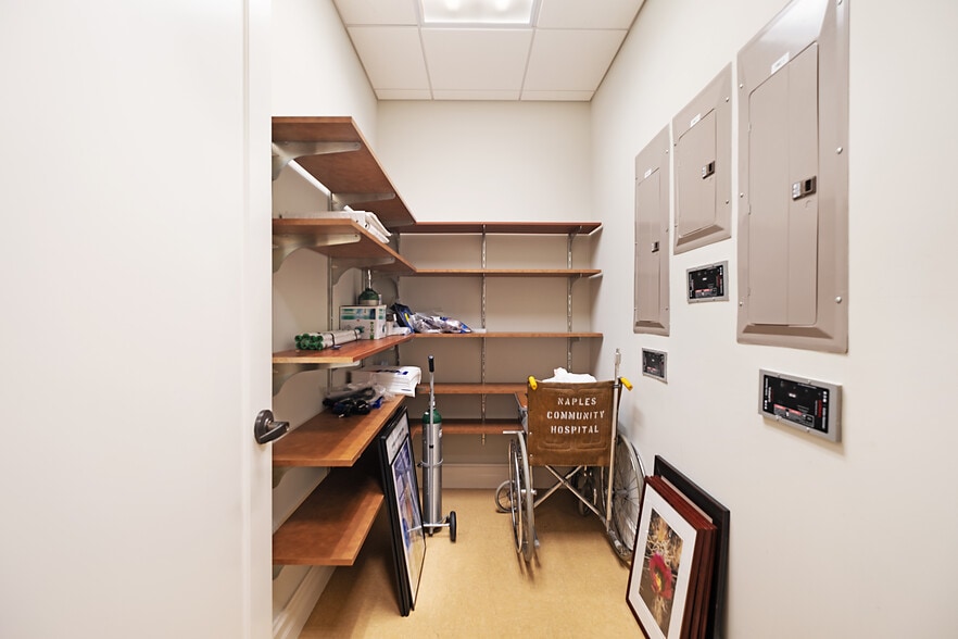 More Photos Of 3021 N Airport Pulling Rd, Naples Office For Sale