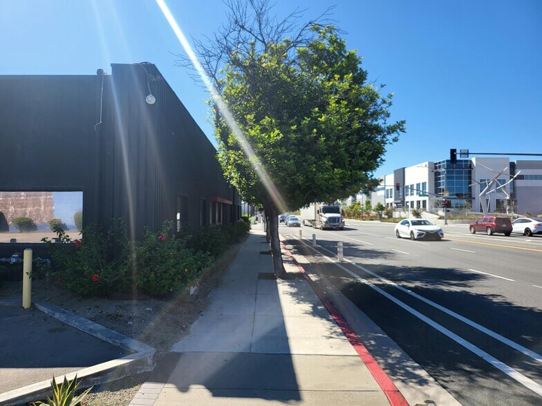 More Photos Of 3000 N Hollywood Way, Burbank Office For Lease
