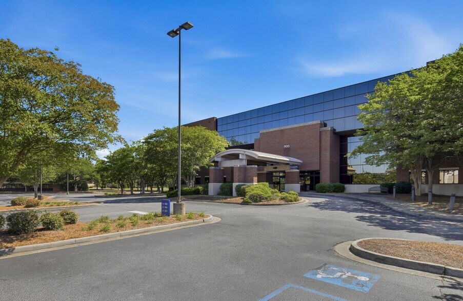 More Photos Of 1900 10th Ave, Columbus Medical For Lease