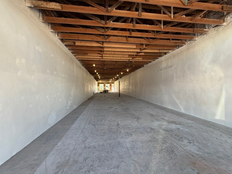 More Photos Of 116 S Broadway, Edmond Storefront For Lease