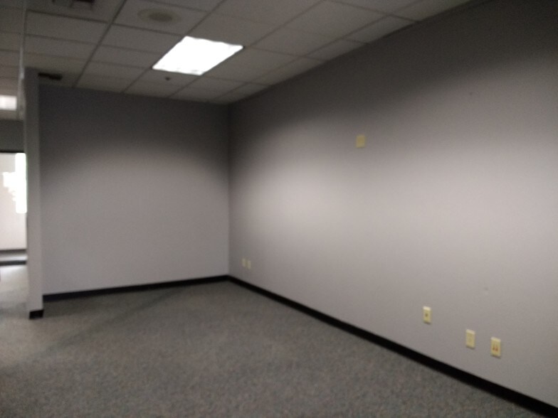More Photos Of 3906 S 74th St, Tacoma Office For Sale