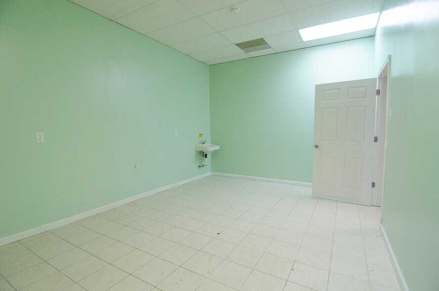 More Photos Of 1000-1052 Eagle Lake Dr, Lawrenceburg Unknown For Lease