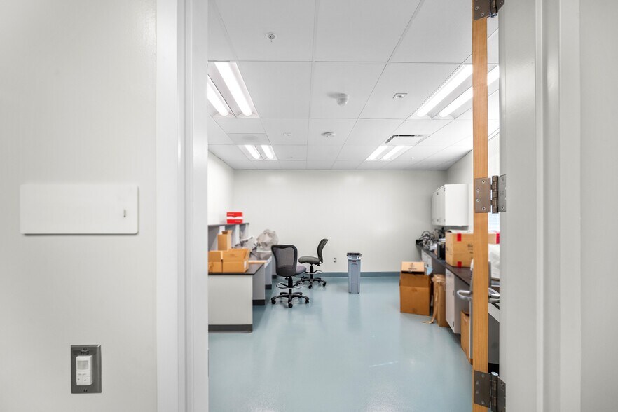 More Photos Of 560 Eccles Ave, South San Francisco Research And Development For Sale