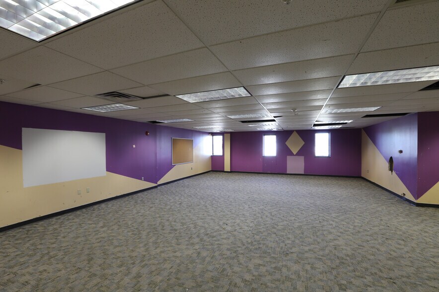 More Photos Of 184 Salem Ave, Dayton Office Residential For Lease
