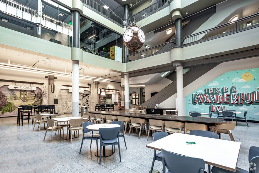 More Photos Of 260 E Main St, Rochester Medical For Lease