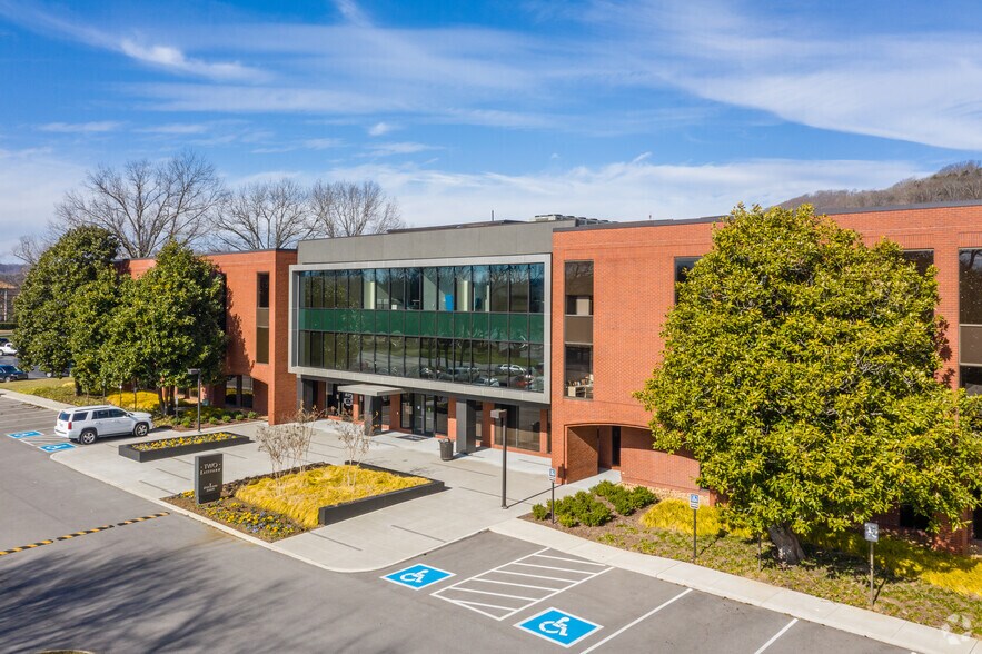More Photos Of 2 Maryland Farms, Brentwood Office For Lease