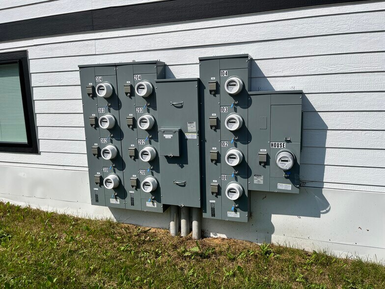 More Photos Of 1922 Wilson Ave, Saint Paul Apartments For Sale