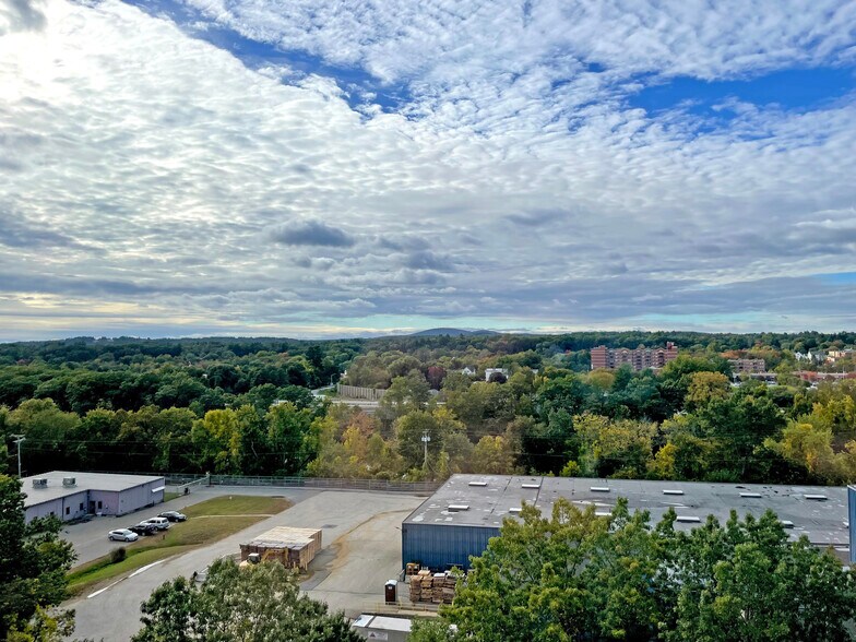 More Photos Of 1 Sundial Ave, Manchester Office For Lease