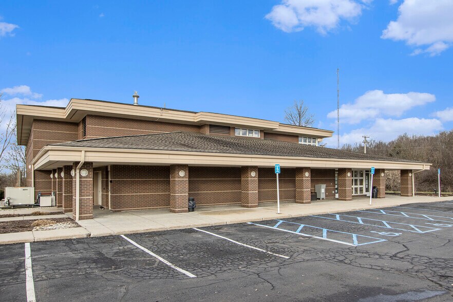 More Photos Of 7953 Adobe Rd, Kalamazoo Office For Sale