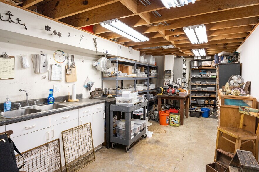 More Photos Of 1901 W Alabama St, Houston Freestanding For Sale