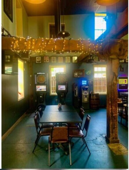 More Photos Of 313 E 1st St, Madison Storefront Retail Residential For Sale