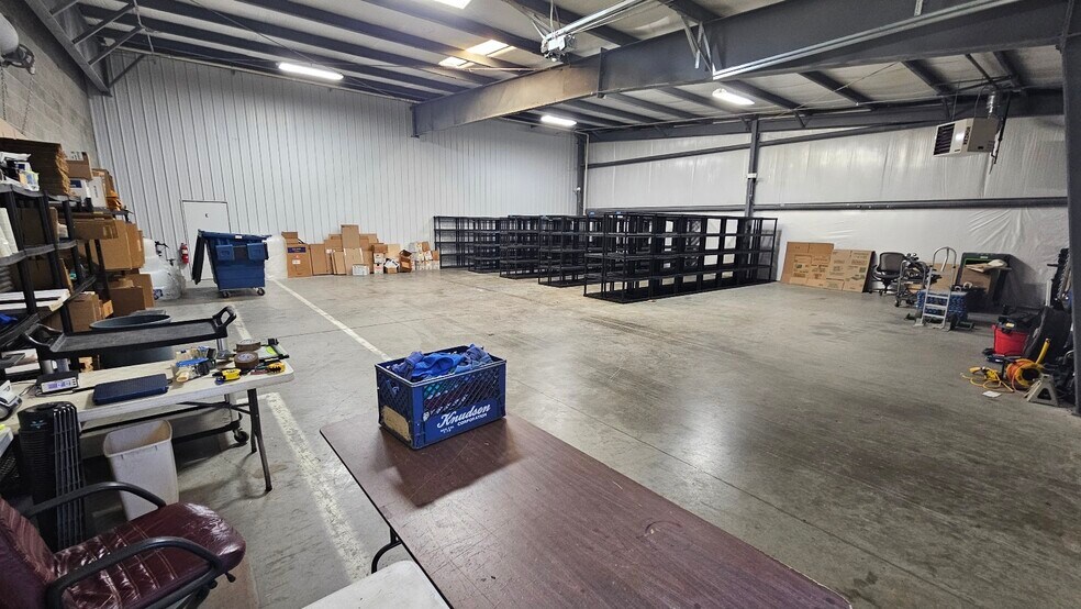 More Photos Of 8956 Glendale Milford Rd, Loveland Showroom For Lease