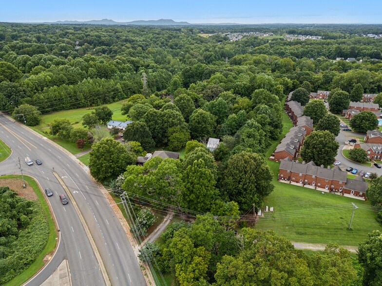 More Photos Of 1820 Hoffman Rd, Gastonia General Retail For Sale