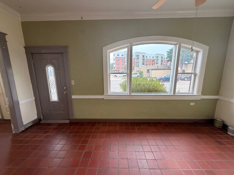 More Photos Of 2620 Main St, Columbia Apartments For Lease