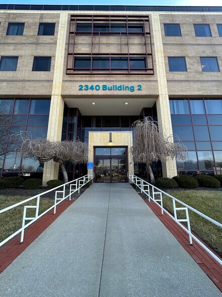 More Photos Of 2340 E Meyer Blvd, Kansas City Medical For Lease