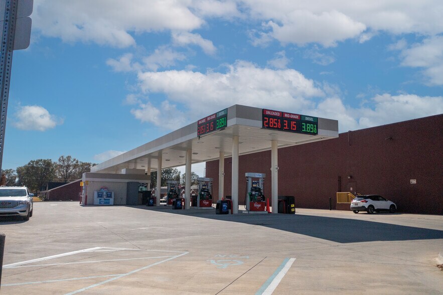 More Photos Of 241 Highway 31 SW, Hartselle Unknown For Lease