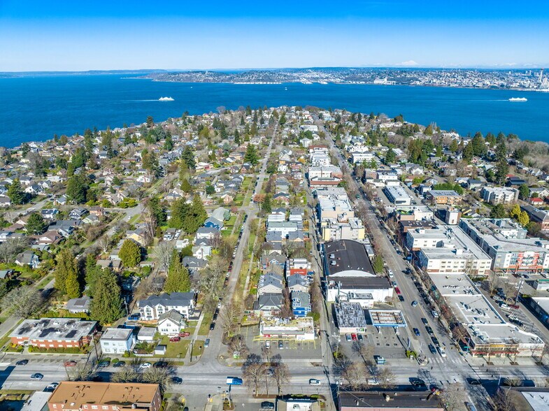 More Photos Of 4312 SW Admiral Way, Seattle Convenience Store For Sale