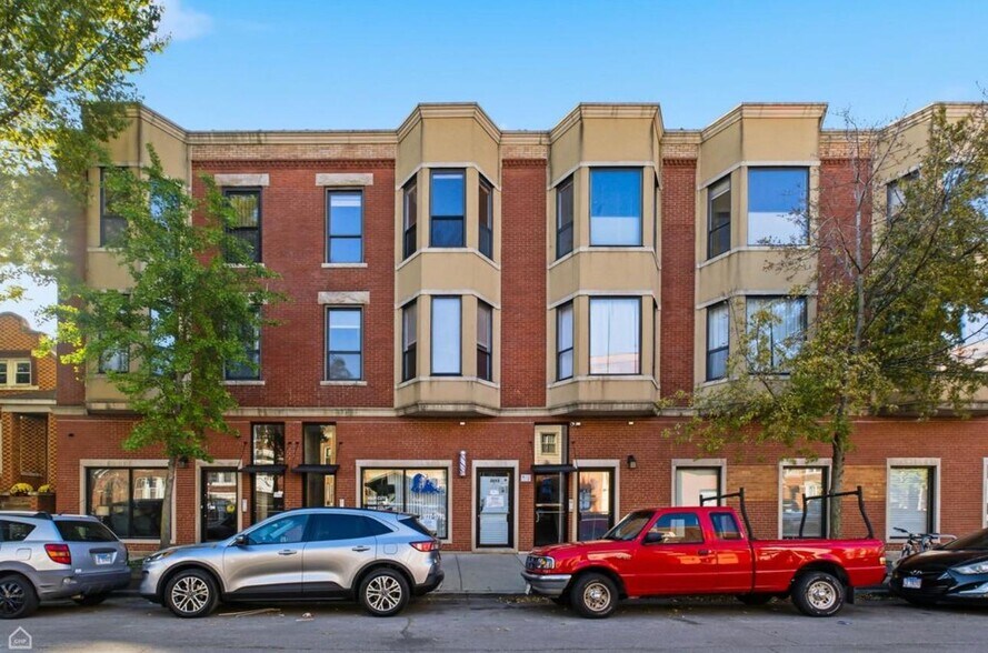 More Photos Of 2251 W 24th St, Chicago Office For Lease