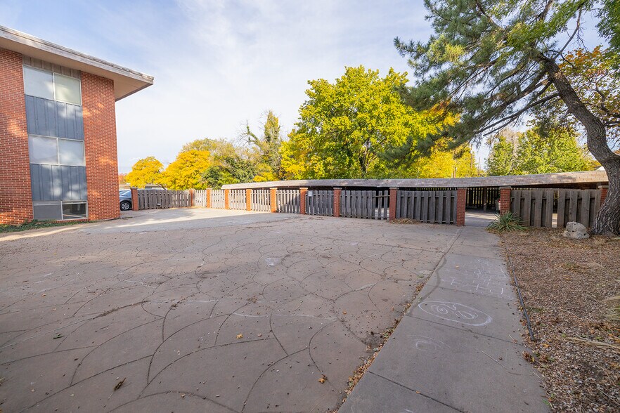 More Photos Of 2520 E Lincoln St, Wichita Apartments For Sale