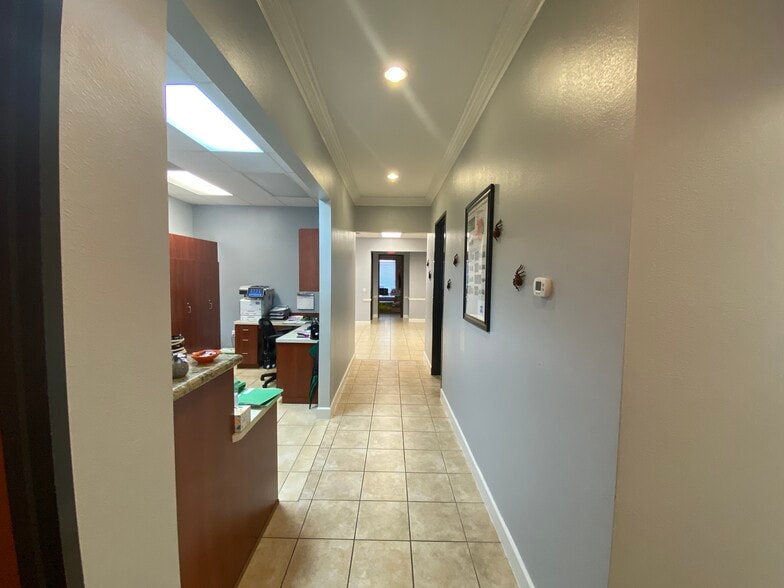 More Photos Of 3531 S Town Center Blvd, Sugar Land Medical For Lease