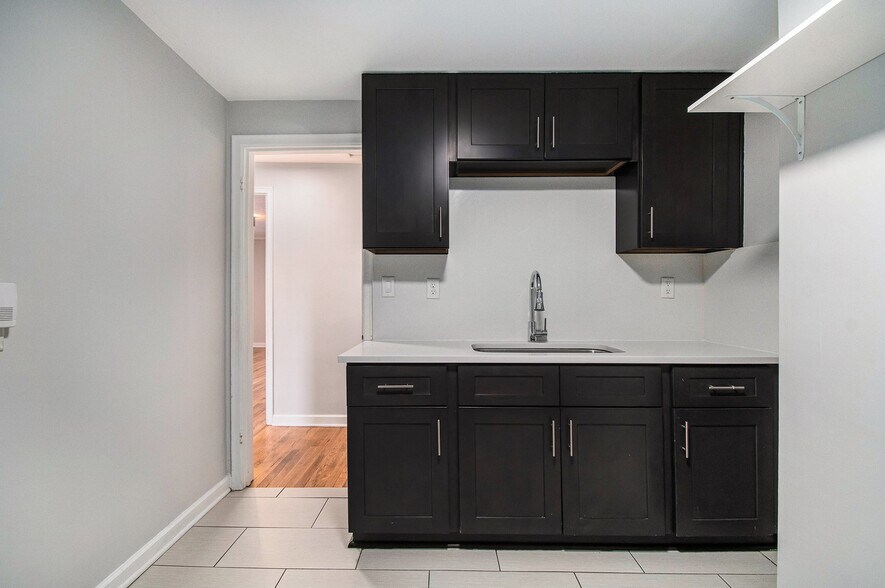 More Photos Of 5519 Northwest Radial Hwy, Omaha Medical For Sale