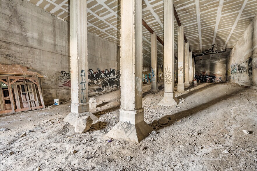 More Photos Of 845 Bunker Hill Ave, Los Angeles Apartments For Sale