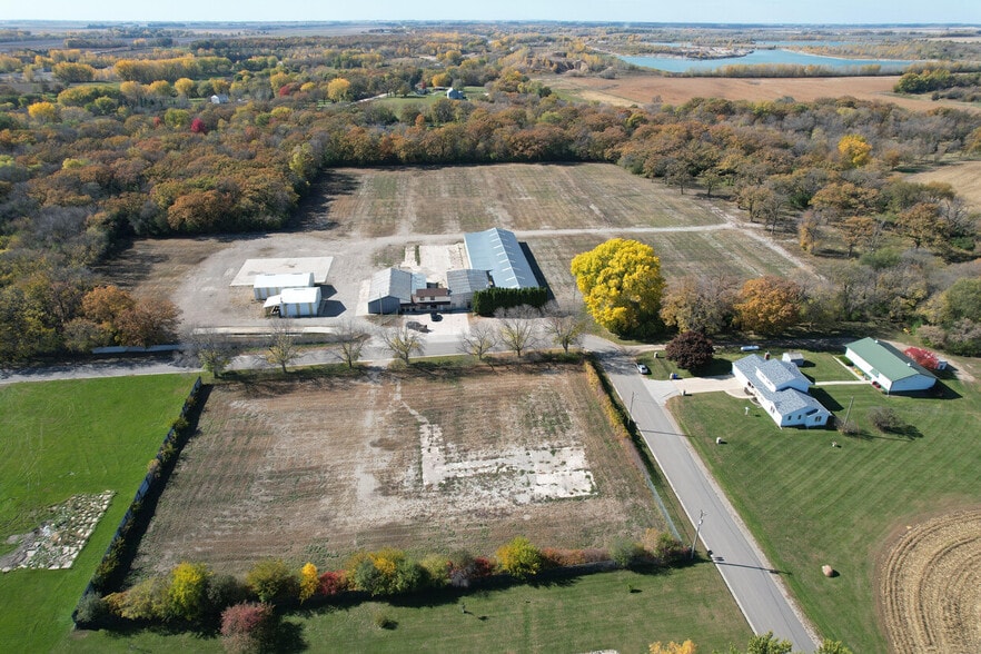 More Photos Of 20966 Monroe St, Mason City Flex For Sale