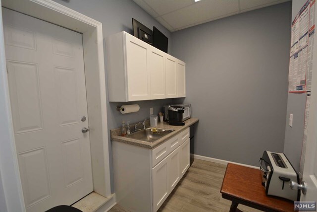 More Photos Of 30 Chestnut St, Rutherford Office For Lease