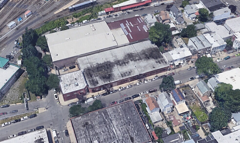 More Photos Of 8950 127th St, Richmond Hill Warehouse For Sale