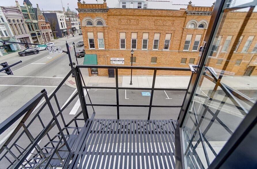 More Photos Of 202 S Main St, Celina Office For Sale