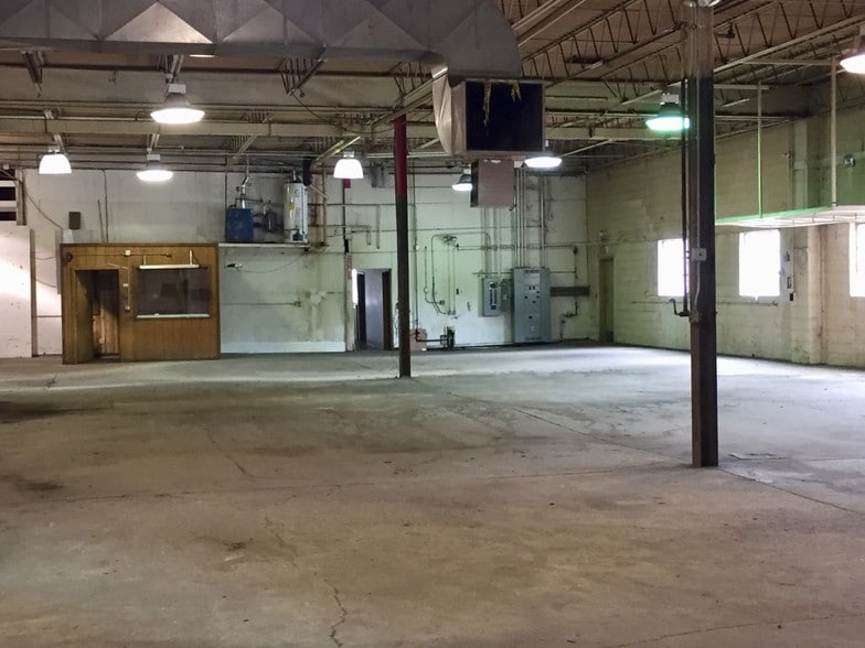 More Photos Of 885 Anita Ave, Antioch Manufacturing For Sale
