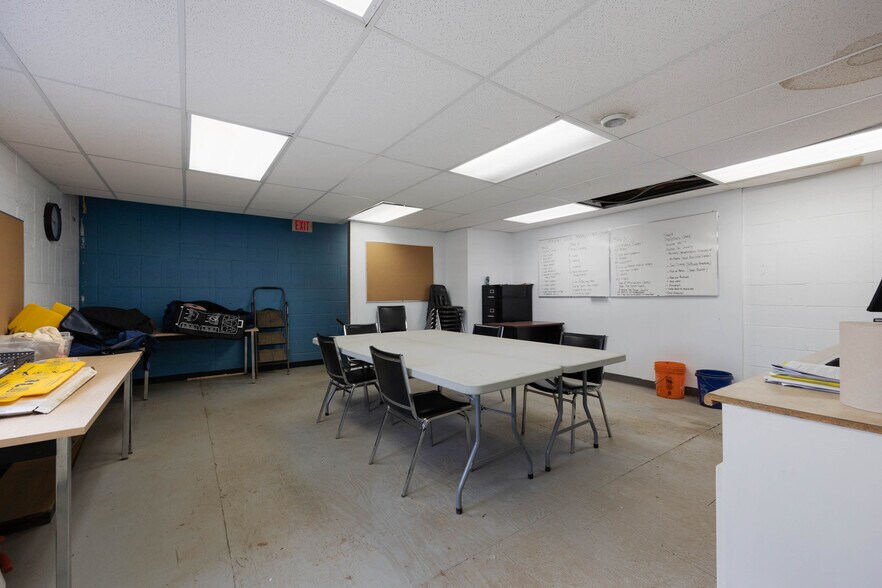 More Photos Of 8030 Golosky Av, Fort McMurray Truck Terminal For Lease