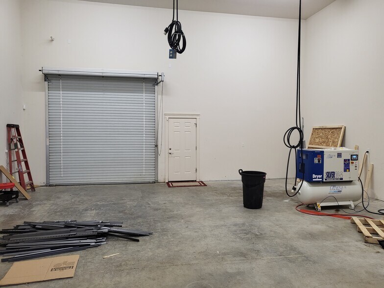 More Photos Of 13131 Mukilteo Speedway, Lynnwood Warehouse For Sale