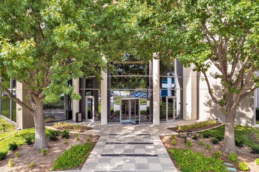 More Photos Of 5465 Legacy Dr, Plano Coworking Space