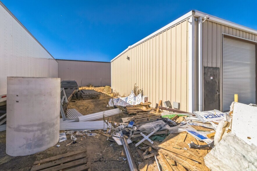 More Photos Of 17265 Darwin Ave, Hesperia Service For Lease