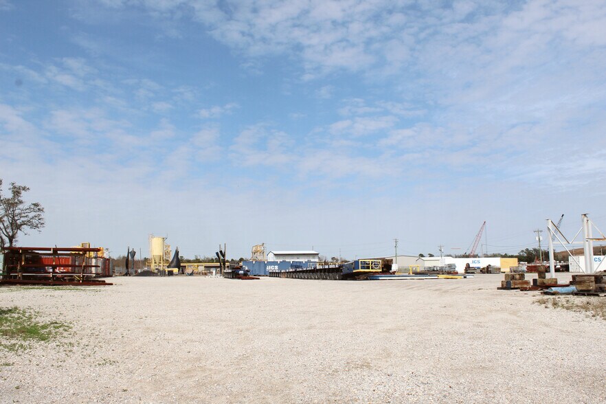 More Photos Of 2205 Petit Bois St, Pascagoula Warehouse For Sale