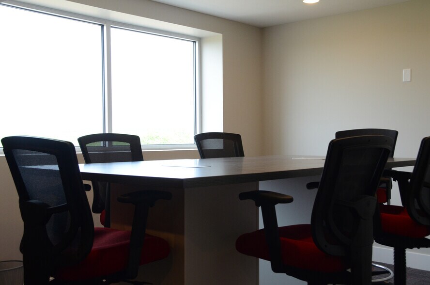 More Photos Of 21866 Williams Cir, Gretna Warehouse For Lease