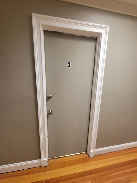More Photos Of 5 Fifth Ave, Bay Shore Office For Lease