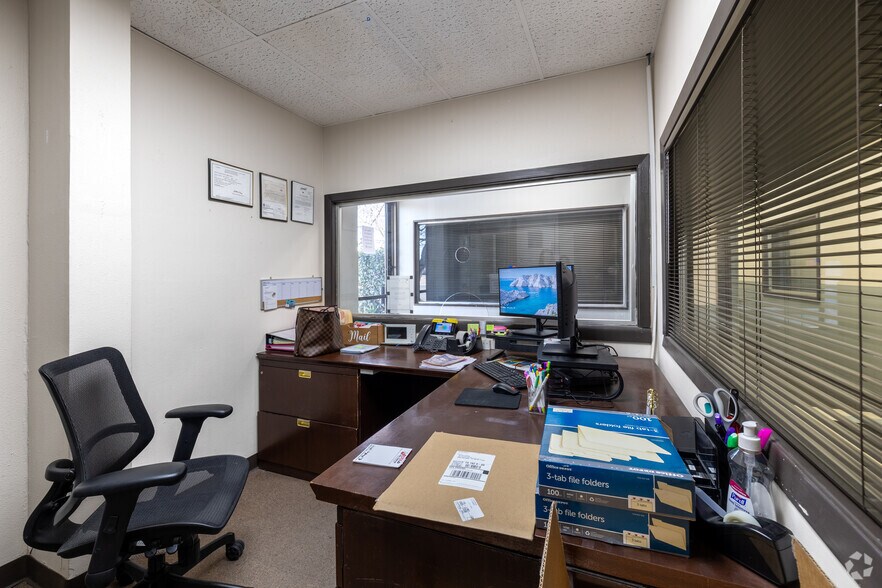 More Photos Of 3410 Steen St, San Antonio Distribution For Sale