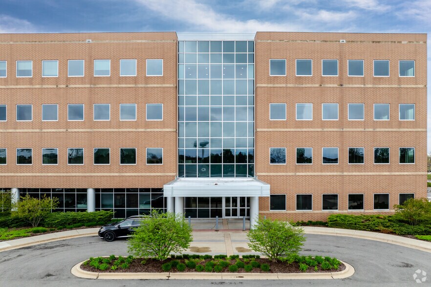 More Photos Of 1600 N Randall Rd, Elgin Medical For Lease