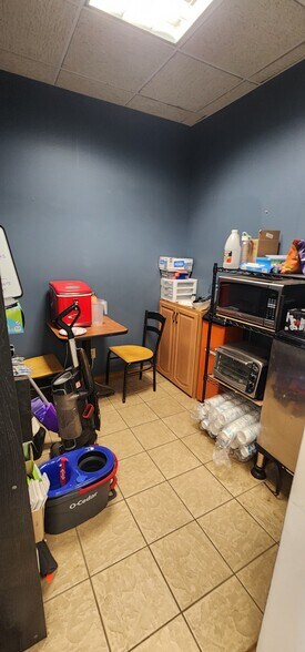 More Photos Of 4579 Lake Rd S, Brockport Auto Dealership For Lease